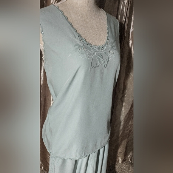 Bali Emerald - Resort, Lounge Wear - Camisole, Pants & Cut Out Lace Jacket - Picture 4 of 13